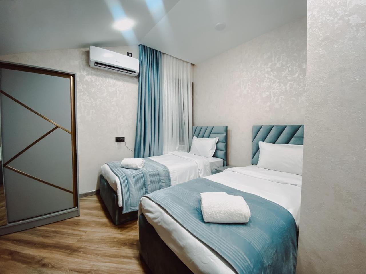 Royal Renaissance Hotel Yerevan Exterior photo